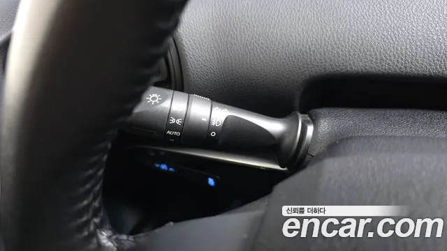 Toyota Prius 2017 — фото 18