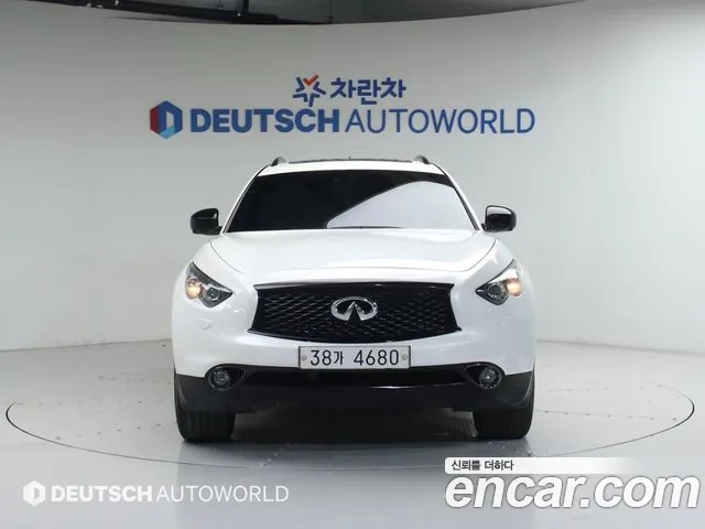 Infiniti QX70 2017 — фото 3