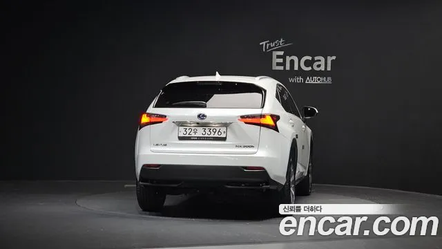 Lexus NX 2015 — фото 4