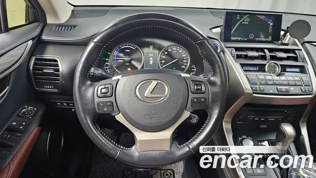 Lexus NX 2015 — фото 13