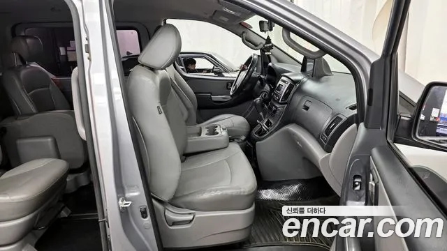 Hyundai Starex 2016 — фото 11
