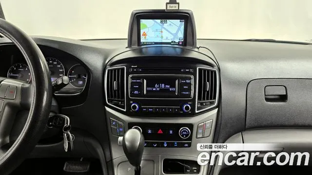 Hyundai Starex 2016 — фото 14