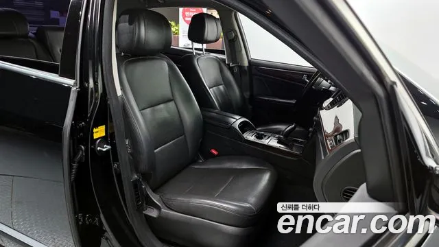 Hyundai Equus 2014 — фото 10