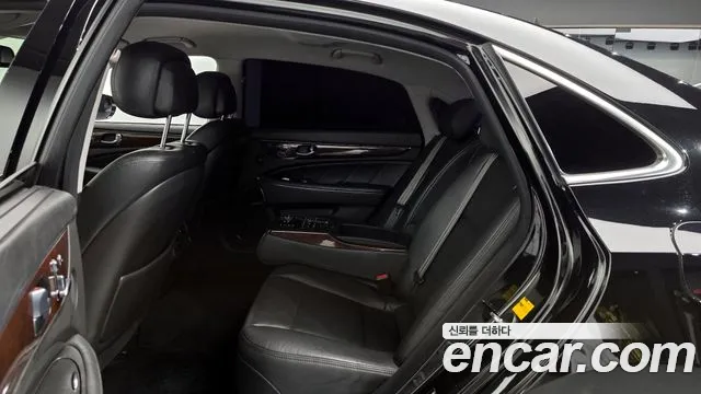 Hyundai Equus 2014 — фото 12