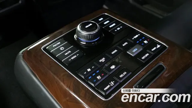Hyundai Equus 2014 — фото 17