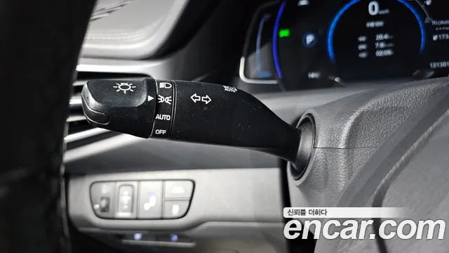 Hyundai Ioniq 2020 — фото 15