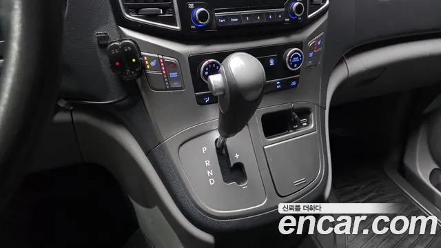 Hyundai Starex 2016 — фото 9