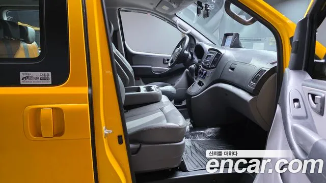 Hyundai Starex 2016 — фото 10