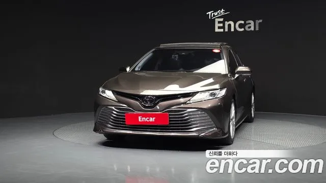 Toyota Camry 2019 — фото 3