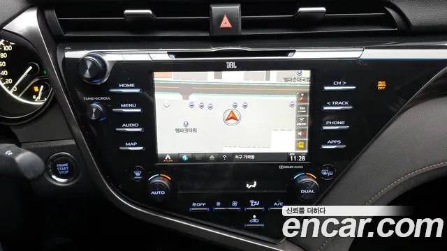 Toyota Camry 2019 — фото 14