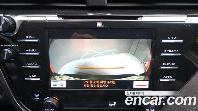 Toyota Camry 2019 — фото 15