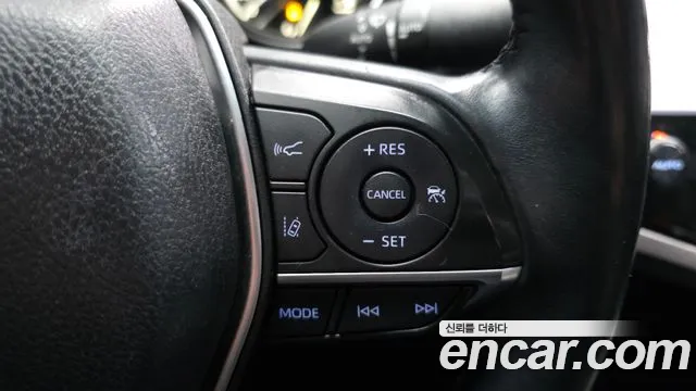 Toyota Camry 2019 — фото 18