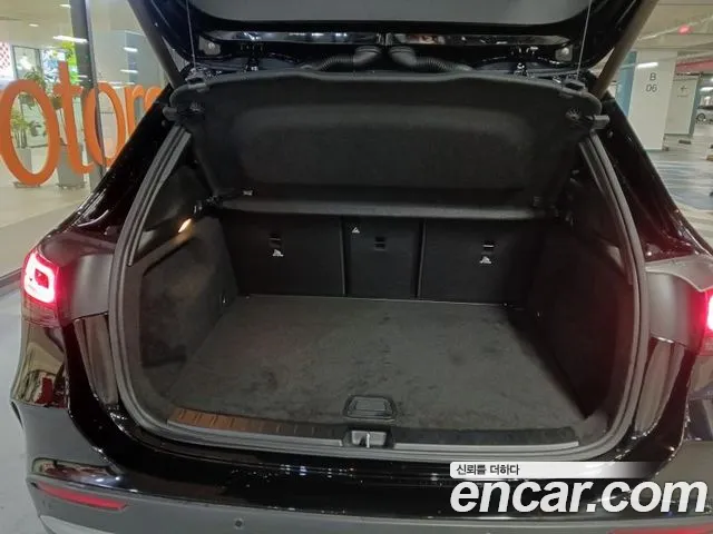 Mercedes-Benz GLA-Class 2023 — фото 18