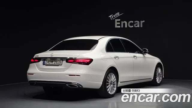 Mercedes-Benz E-Class 2022 — фото 2