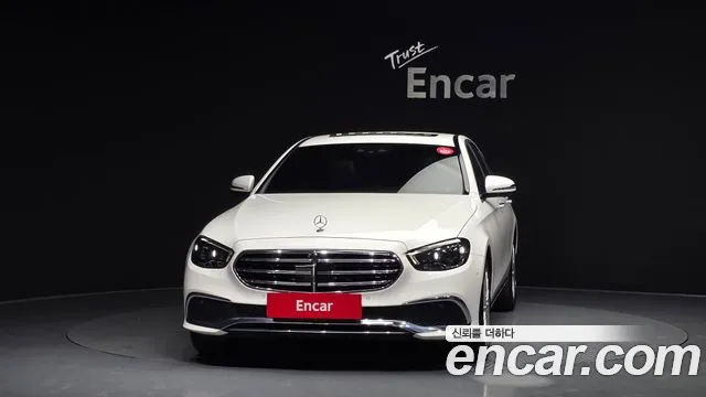 Mercedes-Benz E-Class 2022 — фото 3