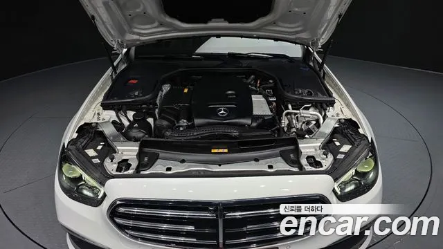 Mercedes-Benz E-Class 2022 — фото 6