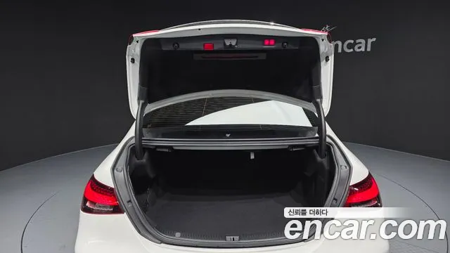 Mercedes-Benz E-Class 2022 — фото 20
