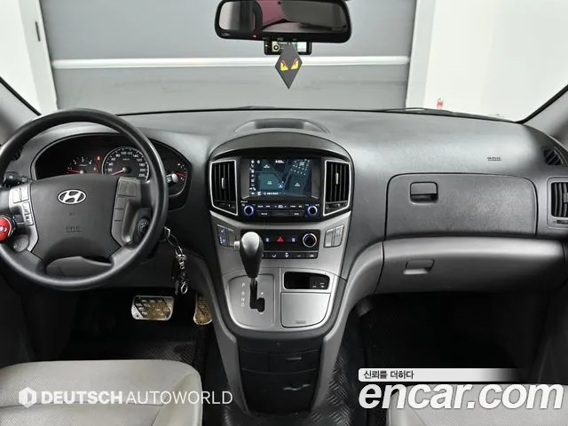 Hyundai Starex 2017 — фото 7
