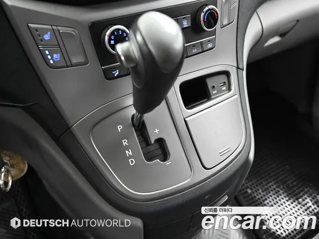 Hyundai Starex 2017 — фото 9