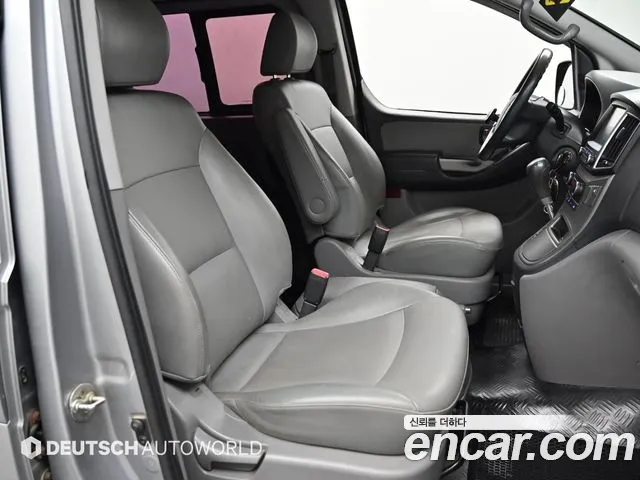Hyundai Starex 2017 — фото 10
