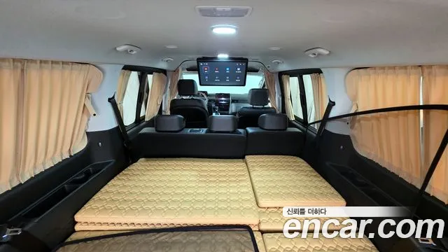 Hyundai Staria 2023 — фото 1