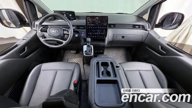 Hyundai Staria 2023 — фото 10