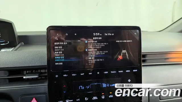 Hyundai Staria 2023 — фото 16