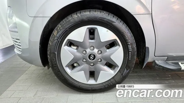 Hyundai Staria 2023 — фото 20