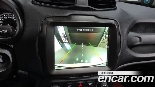 Jeep Renegade 2021 — фото 14