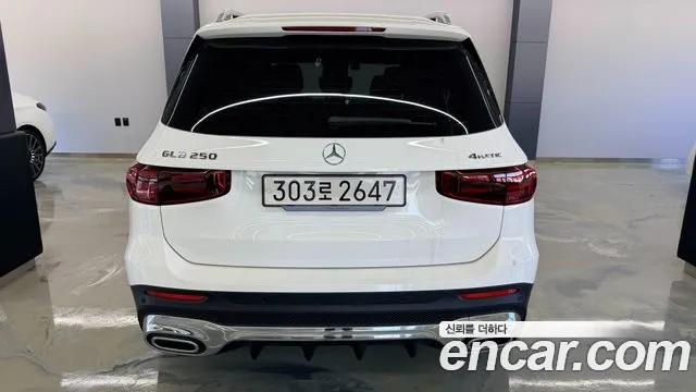 Mercedes-Benz GLB-Class 2025 — фото 4