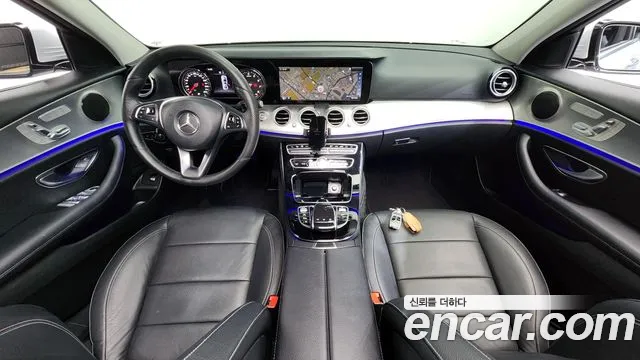 Mercedes-Benz E-Class 2017 — фото 7