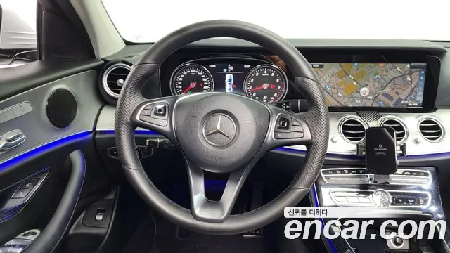 Mercedes-Benz E-Class 2017 — фото 13