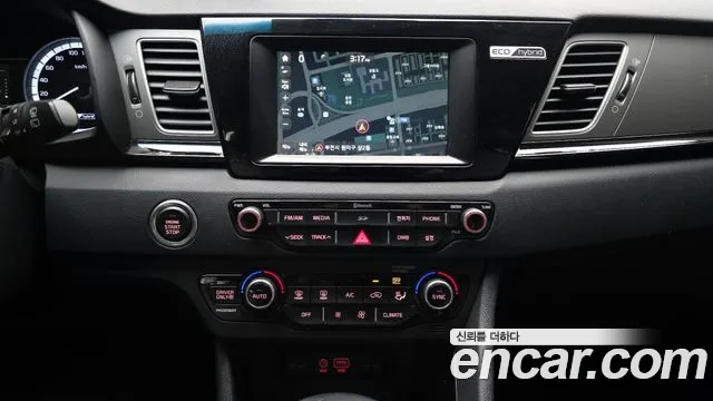 Kia Niro 2017 — фото 15