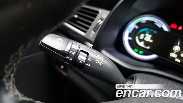 Kia Niro 2017 — фото 17