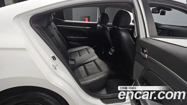 Hyundai AVANTE 2020 — фото 12