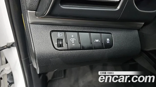Hyundai AVANTE 2020 — фото 15
