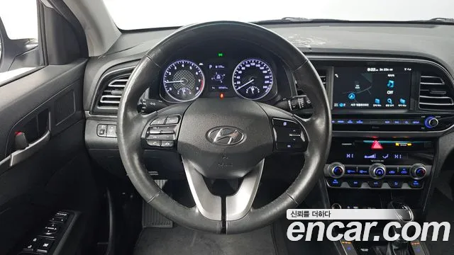Hyundai AVANTE 2020 — фото 16