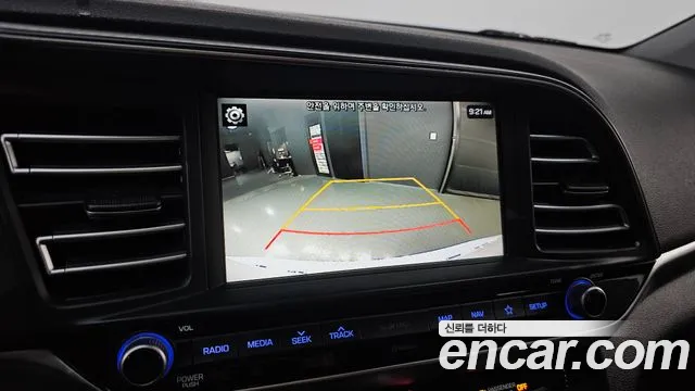 Hyundai AVANTE 2020 — фото 20