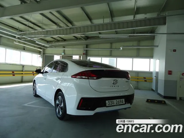 Hyundai Ioniq 2017 — фото 3