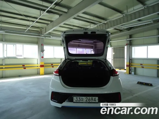Hyundai Ioniq 2017 — фото 4