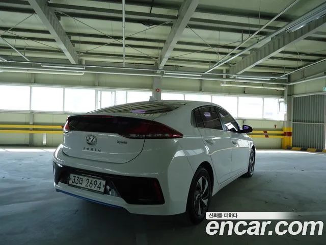 Hyundai Ioniq 2017 — фото 5