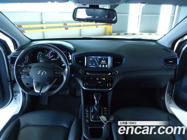 Hyundai Ioniq 2017 — фото 6