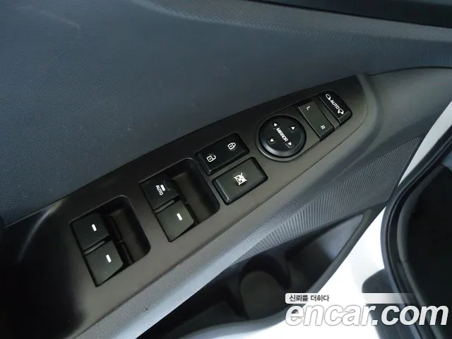 Hyundai Ioniq 2017 — фото 14
