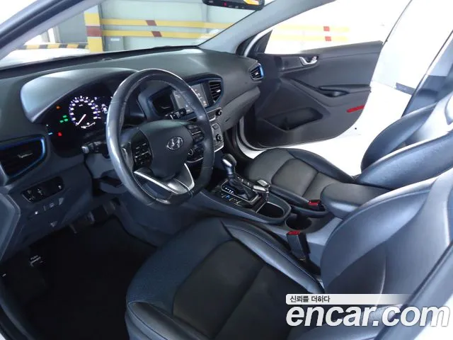Hyundai Ioniq 2017 — фото 17