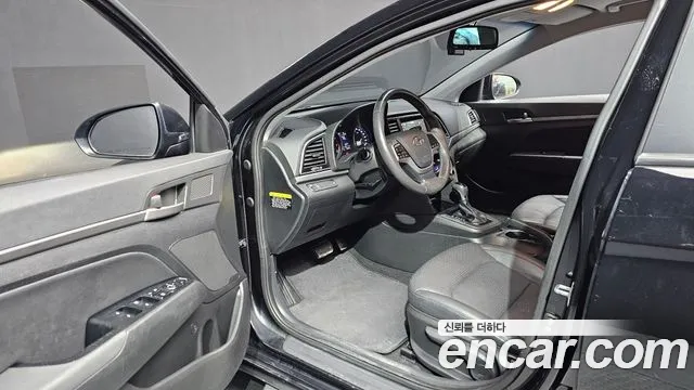 Hyundai AVANTE 2016 — фото 10