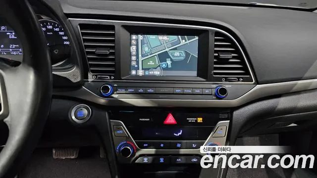 Hyundai AVANTE 2016 — фото 15