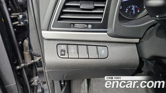 Hyundai AVANTE 2016 — фото 20