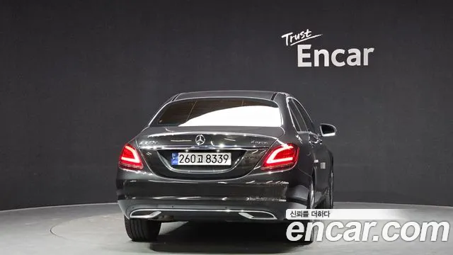 Mercedes-Benz C-Class 2020 — фото 4