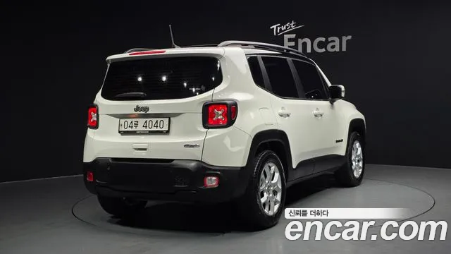 Jeep Renegade 2018 — фото 2