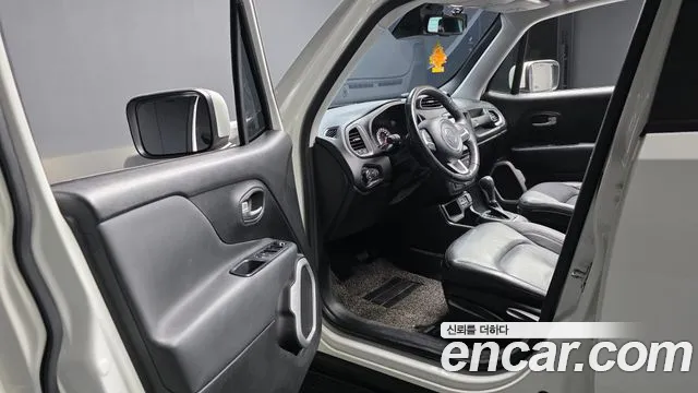Jeep Renegade 2018 — фото 10